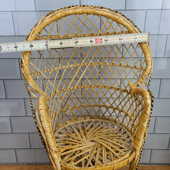 Vintage wicker chair plant stand - Picture 6 of 8